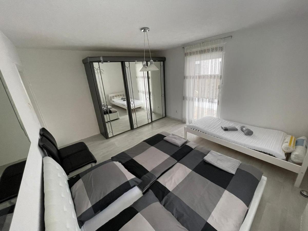 Guntia Apartment Mit Grossem Garten 金茨堡 外观 照片